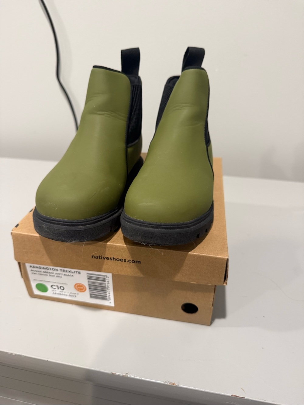 Native Kids Chelsea Boots in Olive Green and Black